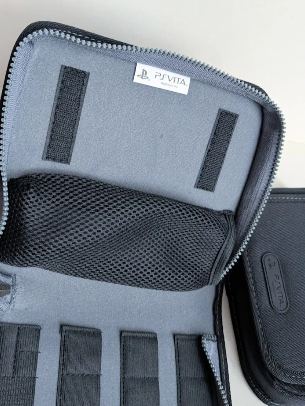 Sony PlayStation PS VITA OEM Fold & Go Folio Carrying Case Cartridge Storage